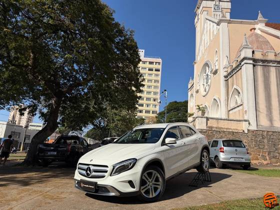 MERCEDES-BENZ GLA 200 1.6 CGI STYLE 16V TURBO FLEX 4P AUTOMÁTICO